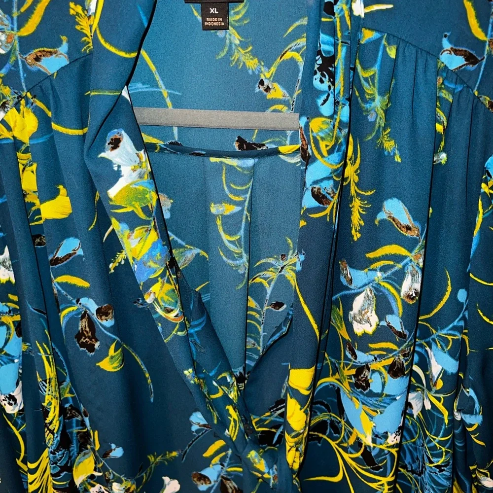 Worthington Blue and Yellow Floral Wrap Top - Picture 8 of 10